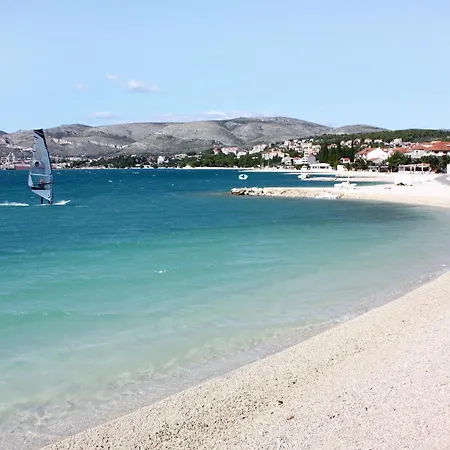 Appartement For Families With Children - 23859 Trogir